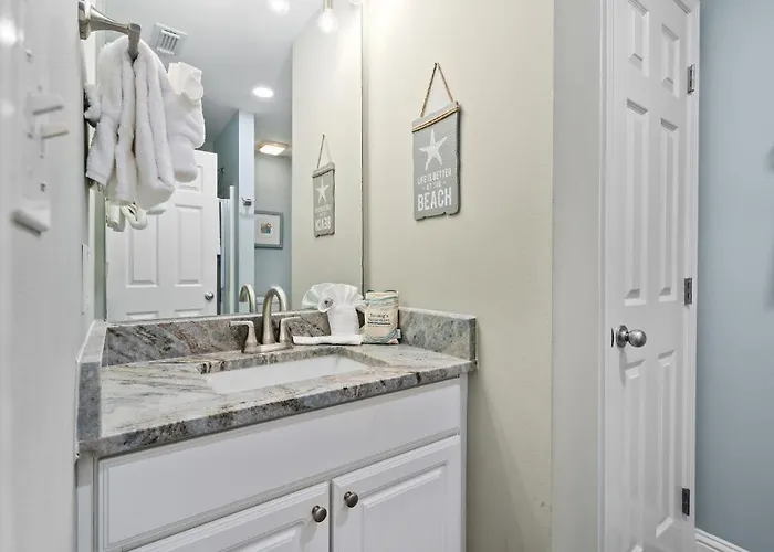 Lighthouse 1709 By Youngs Suncoast *